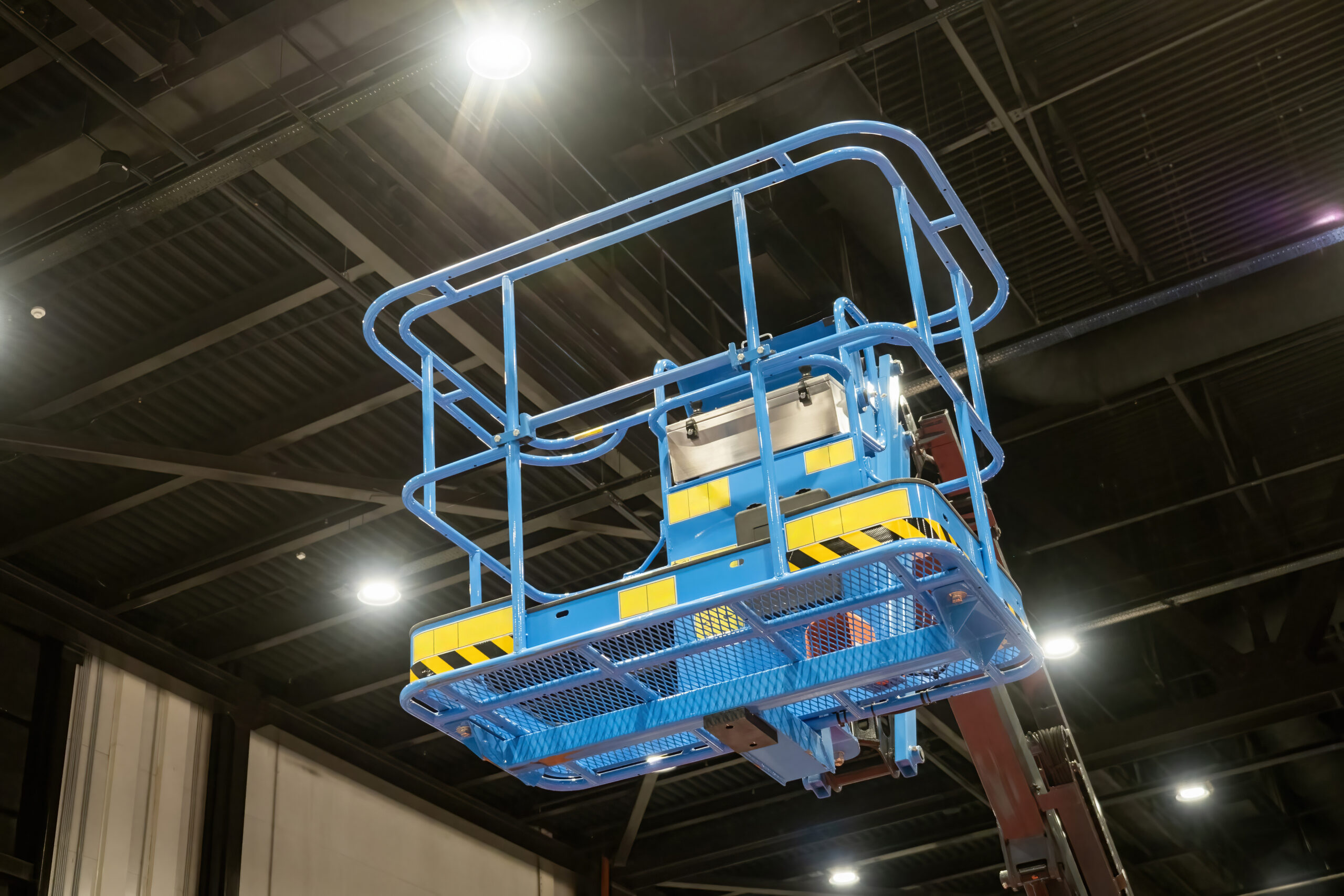 AdobeStock 681511319 scaled Suhler Hebezeugtechnik